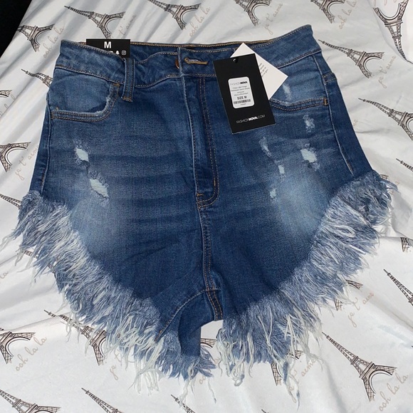 Fashion Nova shorts - Picture 3 of 3